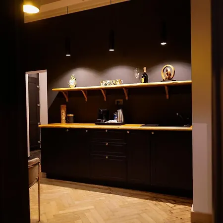 Leon S Place * Brasov